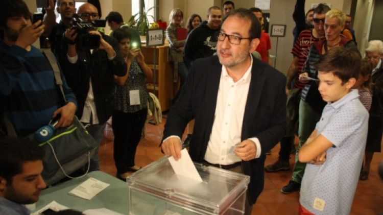 El cap de llista d'Unió, Ramon Espadaler, ha votat al Palau Bojons de Vic © ACN