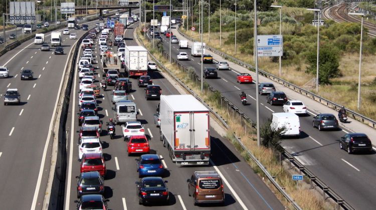 Es preveu que surtin 485.000 vehicles sortiran de l’àrea metropolitana de Barcelona (arxiu)