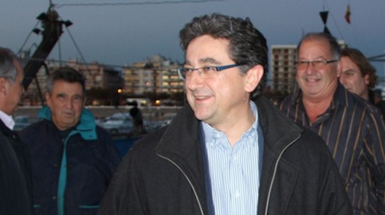 El cap de llista del PPC per Girona, Enric Millo, presentant les propostes en pesca a Palamós © ACN