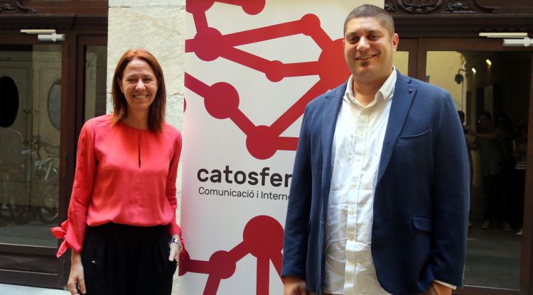 L'alcaldessa de Girona, Marta Madrenas, i el director de la Catosfera, Joan Camp. ACN