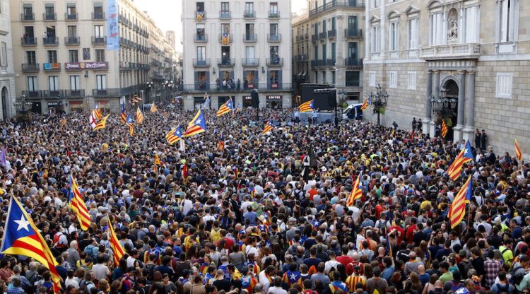 La Plaça Sant Jaume, divendres passat després de la proclamació de la República catalana. ACN