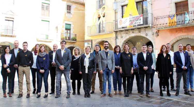 Foto de família de la candidatura d'ERC a les comarques gironines per a les eleccions del 21-D
