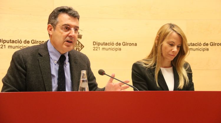 El vicepresident econòmic de la Diputació de Girona, Miquel Noguer, i la interventora de l'ens, Núria Josa. ACN