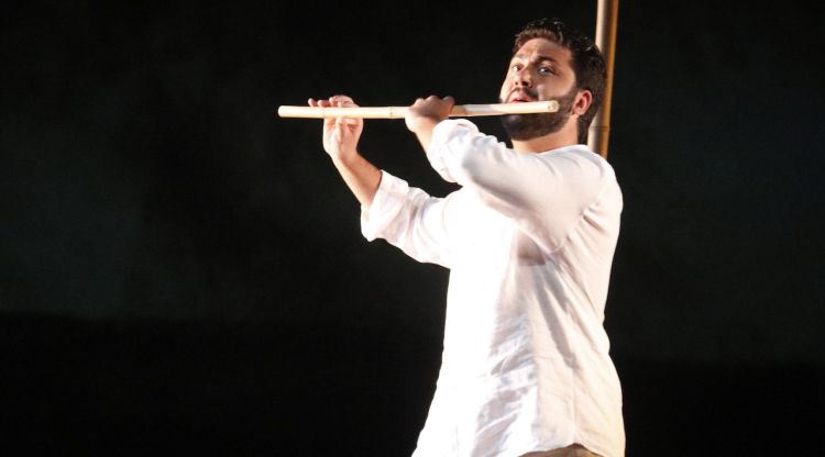 El tenor Liparit Avetisyan, que interpreta el príncep Tamino, durant un moment de 'La flauta màgica'. ACN