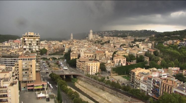 Una tempesta apropant-se a Girona (arxiu). TV3