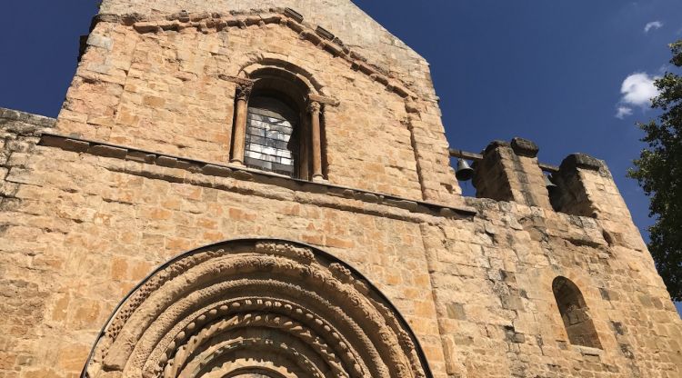 Façana del monestir de Santa Maria de Lladó. Marc Estarriola