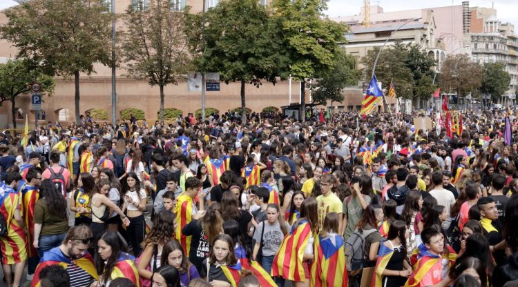Uns 1.500 estudiants, segons la Policia Municipal de Girona, han participat a la manifestació de l'1-O. ACN