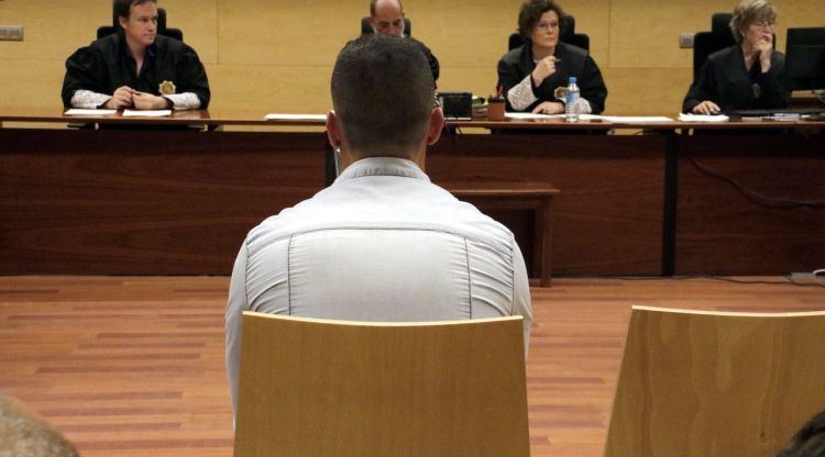 L'acusat d'agredir sexualment una menor de 12 anys a Brunyola en el judici a l'Audiència de Girona. ACN