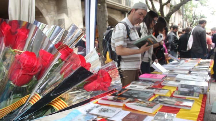 Una parada de llibres a la Rambla de Girona l'any passat