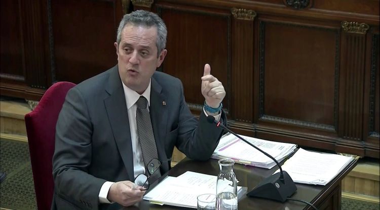 L'exconseller d'Interior Joaquim Forn responent les preguntes del fiscal en el judici de l'1-O.. ACN