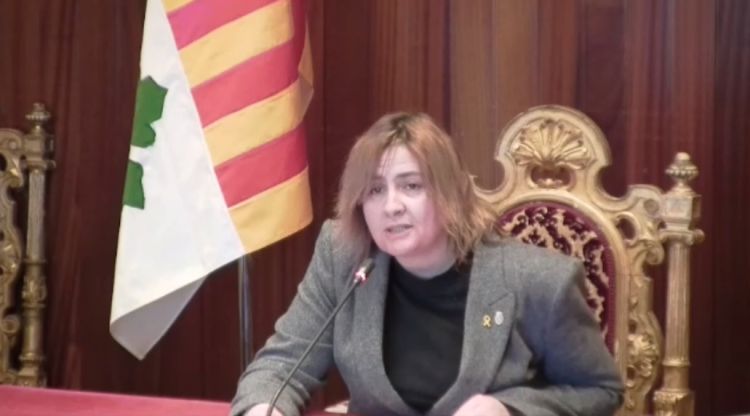L'alcaldessa, Agnès Lladó, comunicant les noves mesures