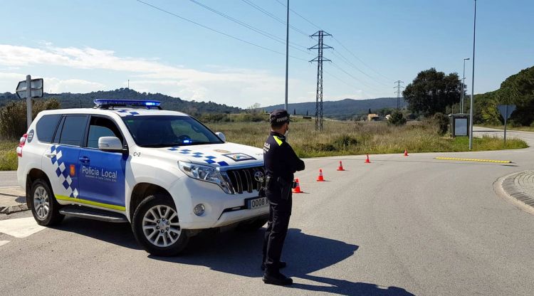 El control que ha muntat la Policia Local de Santa Cristina d'Aro a l'entrada del municipi per Solius avui