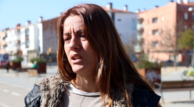 La portaveu del sindicat USO a Girona, Lídia Arasanz, explicant la situació de la plantilla de Ryanair.. ACN