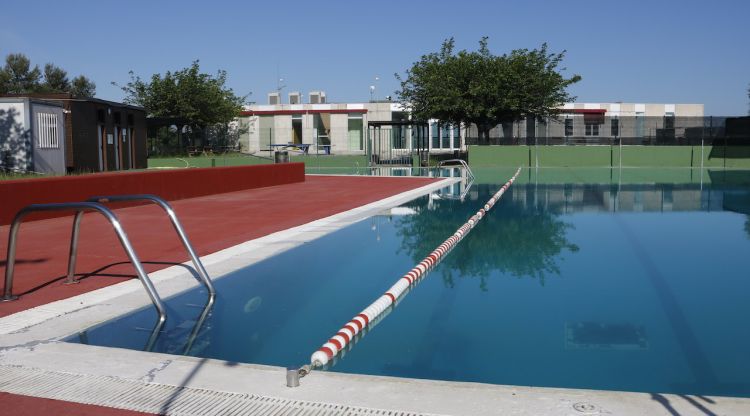 Vista de la piscina de Castellnou de Bages. ACN