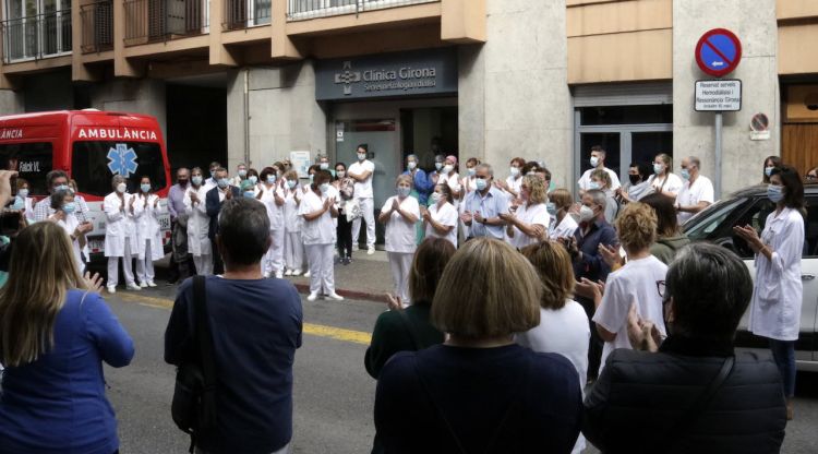 Minut de silenci a la Clínica de Girona per condemnar el crim de la supervisora d'infermeria del Servei de Nefrologia i Diàlisi. ACN