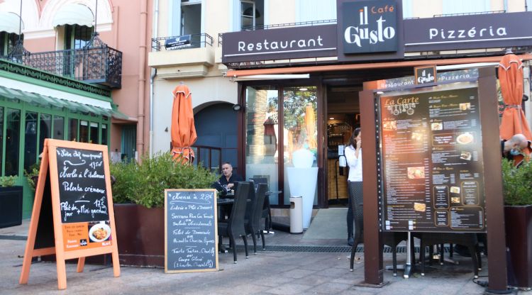 Un bar restaurant de Perpinyà, a la Catalunya del Nord. ACN