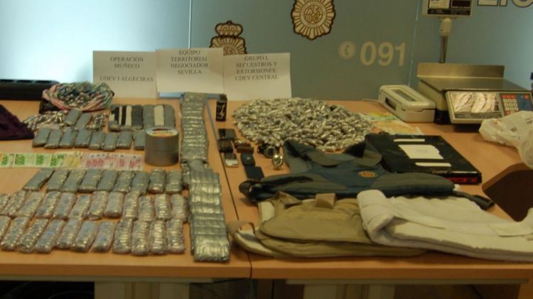 Material intervingut a la banda de narcotraficants © ACN