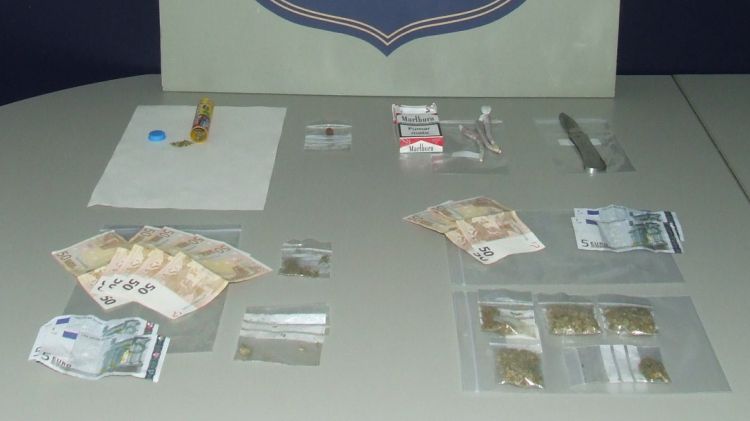 Material comissat pels Mossos d'Esquadra i la Policia Local de Torroella de Montgrí © ACN