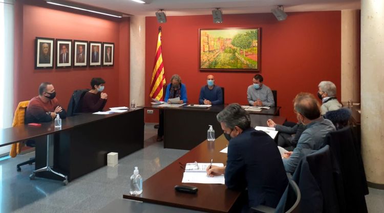 La reunió de l'Ajuntament de la Jonquera amb els propietaris de la zona comercial La Campa