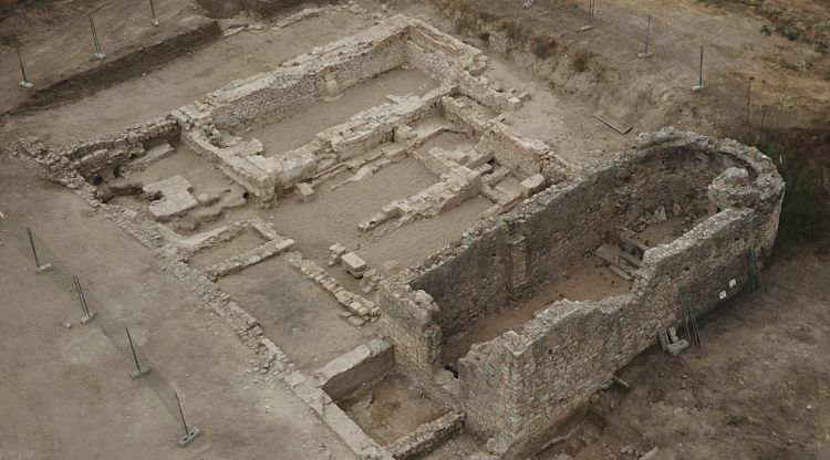 Els treballs d'excavació d'aquest 2022 s'han centrat a continuar descobrint les restes associades al conjunt episcopal tardoantic d'Empúries