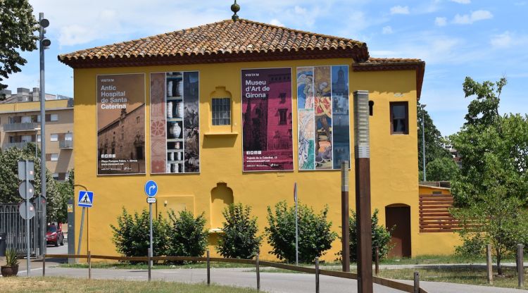 Visió de l'edifici actual per la façana que dona al Parc Hospitalari Martí i Julià