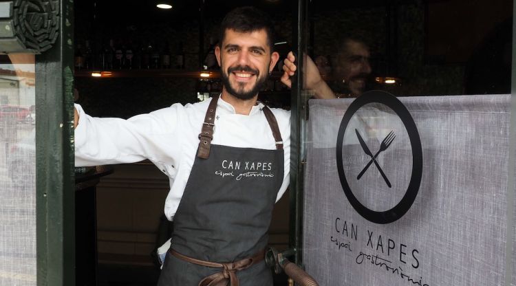 Lluc Quintana, xef i propietari del restaurant Can Xapes de Cornellà del Terri