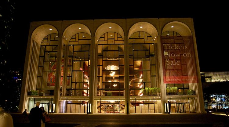 Exterior de la Metropolitan Opera House a Nova York. Viquipèdia