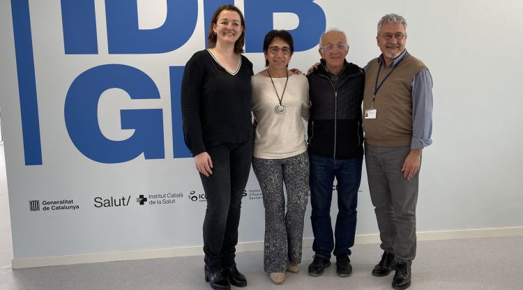 D'esquerra a dreta: Dra. Pilar Barretina; Paqui Badosa, presidenta d'Oncolliga; Lluís Comet, director d'Oncotrail, i Ferran Pedró, responsable de mecenatge de l'IDIBGI