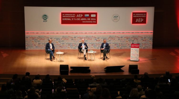 Una de les taules de les XV Jornades d'Immunització a Girona. ACN