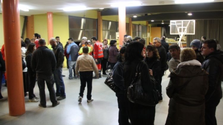 Molta gent s'ha adreçat al pavelló tant per informar-se com per ajudar als evacuats © ACN