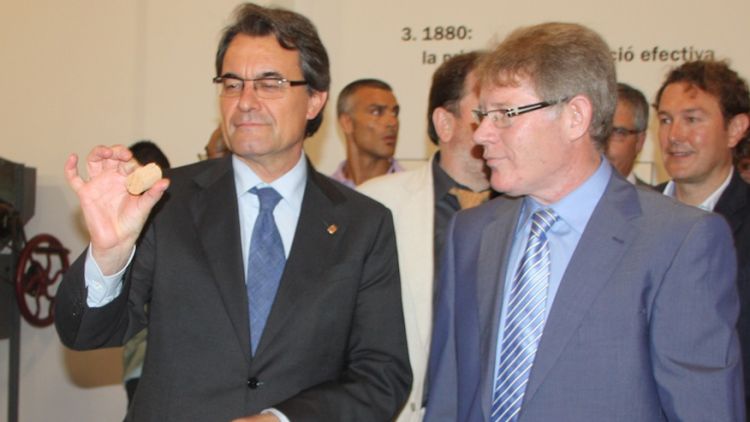 El president de la Generalitat, Artur Mas, acompanyat de l'alcalde de Palafrugell, Juli Fernández © ACN