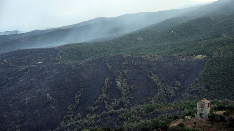 El perímetre de l'incendi ha arribat gairebé a la frontera francesa © ACN