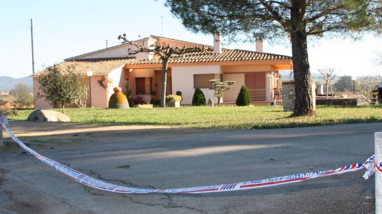 La casa on han entrat els tres assaltants aquest dijous al vespre © ACN