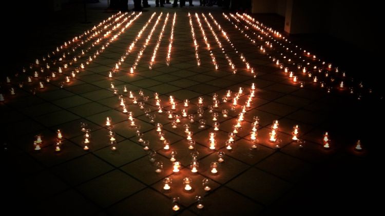 Més de 2.000 persones han participat en l'encesa d'una estelada a Núria © ACN