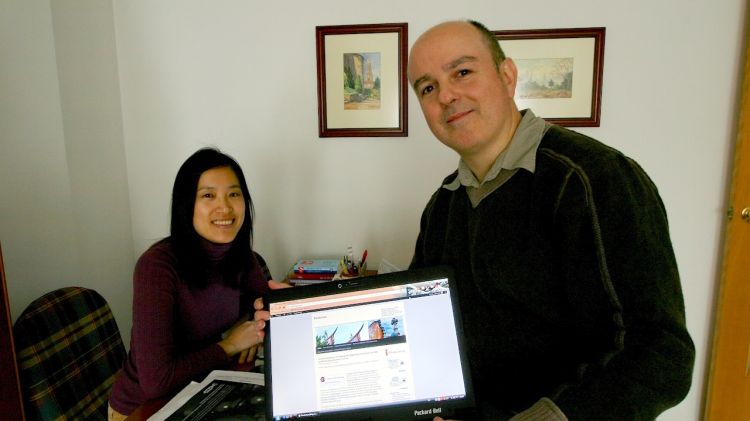 Els dos creadors de Sinalunya, Lluís Sala i Chia-Chi Liao, treballant en el seu projecte © ACN