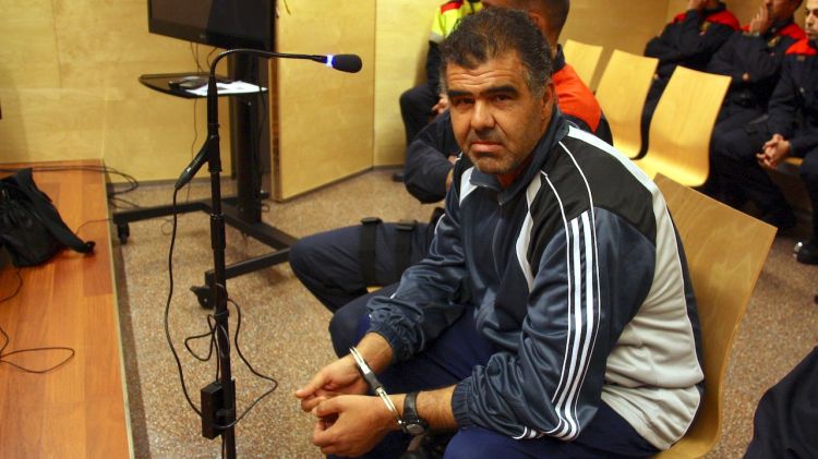L'acusat, Miguel Ángel Moreno, emmanillat durant la seva declaració (arxiu) © ACN