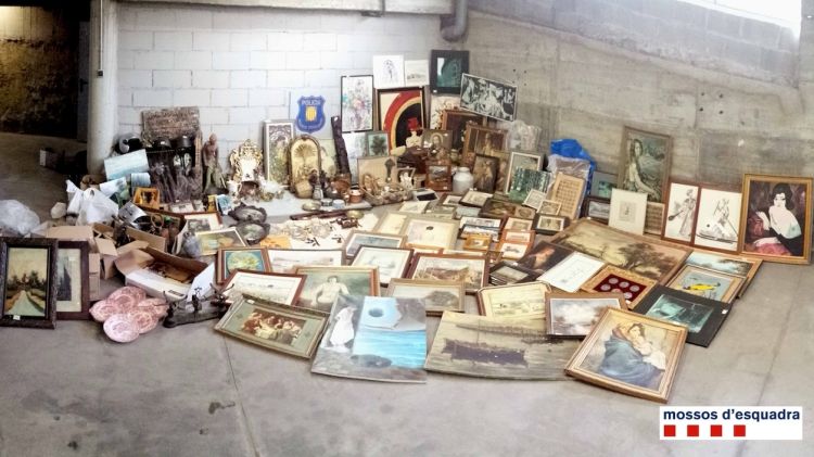 Agunes de les peces d'art recuperades pels mossos © ACN