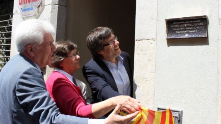 Un instant durant el descobriment de la placa commemorativa © Aj de Girona