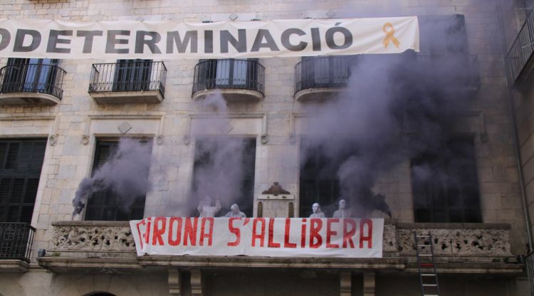 Un acte simbòlic ''allibera'' Girona per commemorar el 5è aniversari de l'1 d'octubre